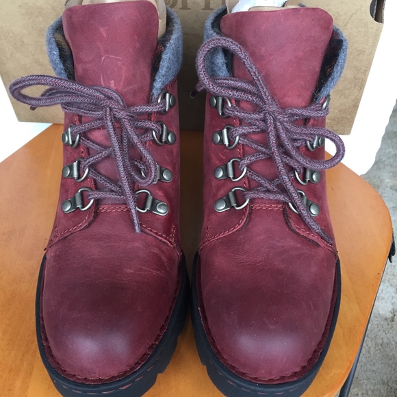 BORN Sopris Boots Size 6 - Picture 2 of 8